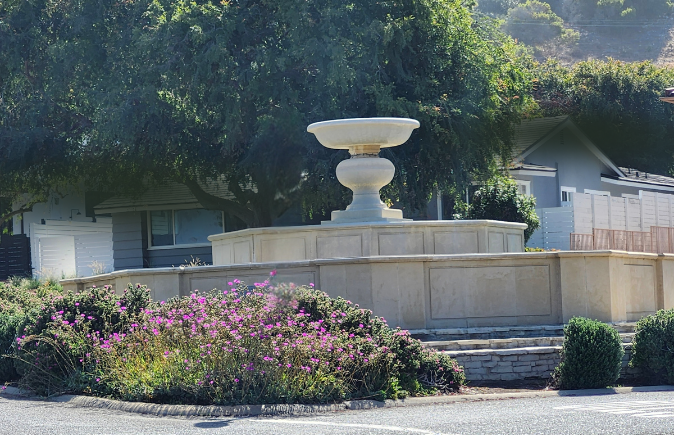 Lunada Bay Fountain without water